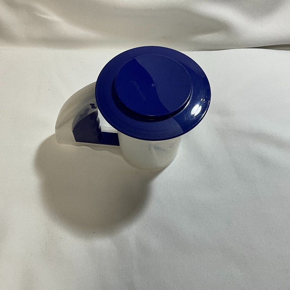 Vintage Tupperware Blue Sift N Style With Handle Measuring Flour Sifter 2 Cups
